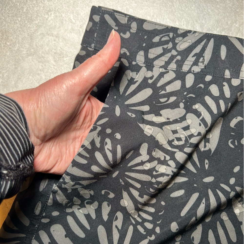 NWT RipSkirt Hawaii Charcoal & Black Shibori Butterfly Length 2 Size XXL - Picture 7 of 15